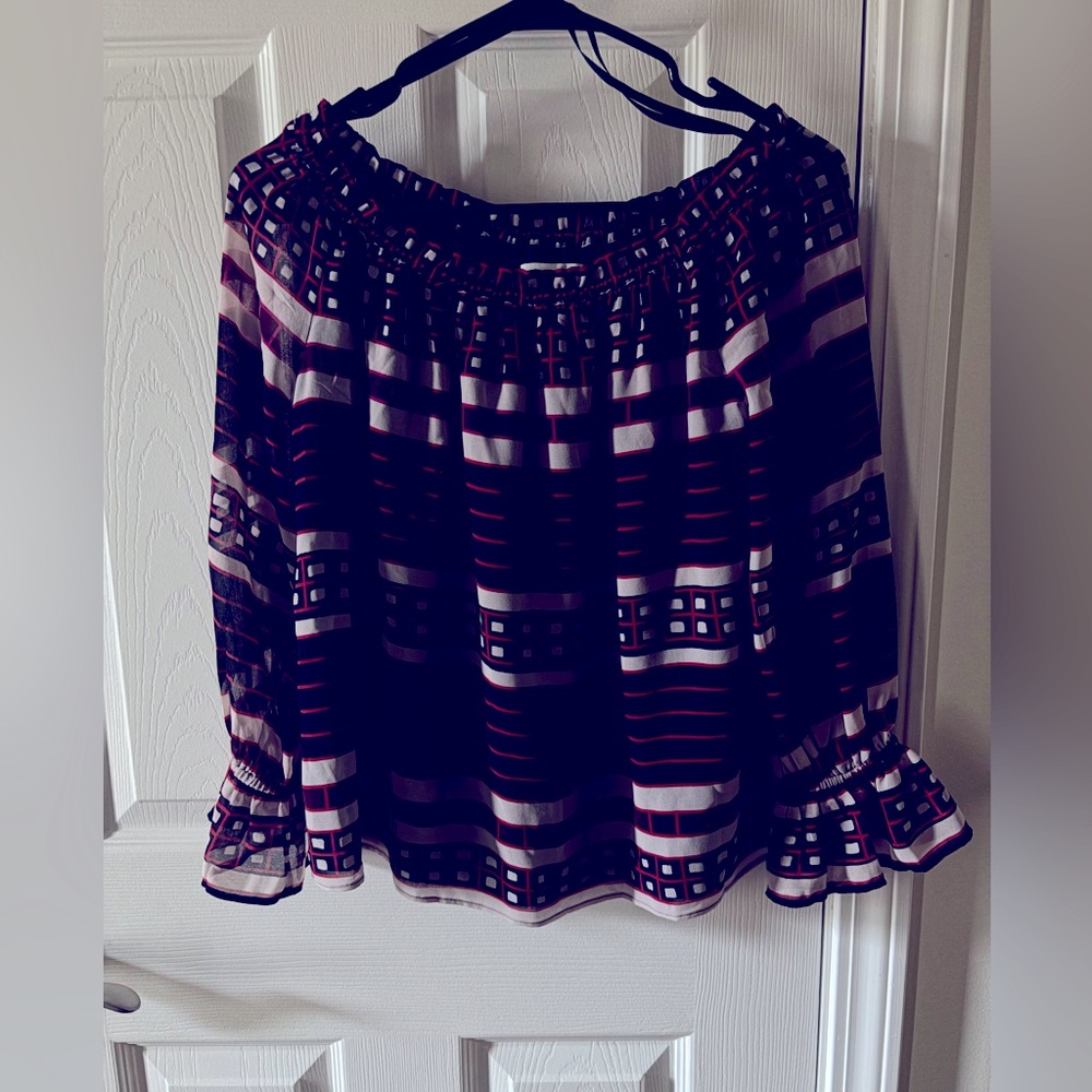 Loft fully lined off the shoulder style top with gathered neckline size XSP